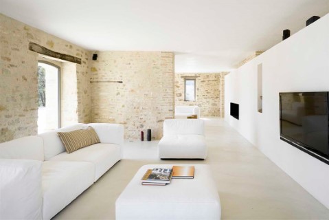 Warm microcement interior